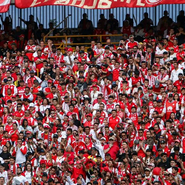 Hinchas de Santa Fe, a propósito del partido definitivo de este domingo 2 de junio contra Deportes Tolima.