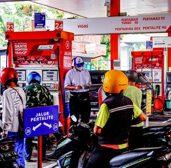 Cómo ahorrar gasolina, diésel y más para motos, carros y otros vehículos