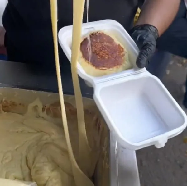 Así es la arepa con más queso en Colombia