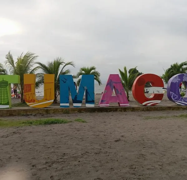 Tumaco, playa de El Morro.