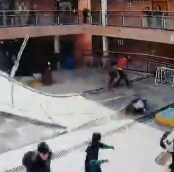 Se desplomó el techo en el colegio Friedrich Naumann.