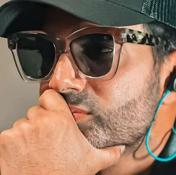 Foto de Alejandro Estrada, en nota de que el actor apareció con Natyash, famosa cantante que sería nuevo romance