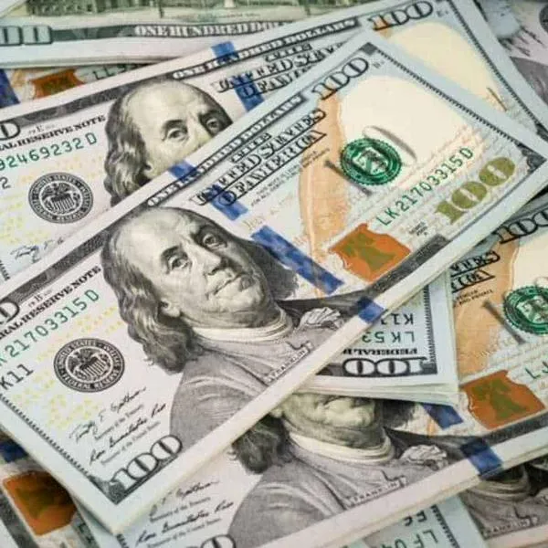 Dólar hoy se disparó y quedó cerca de pasar los $4.000 con alza de 50 pesos
