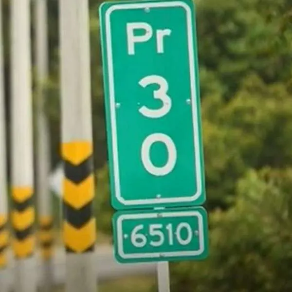 Foto de señal PR, en nota de qué significa la señal PR en las carreteras de Colombia 
