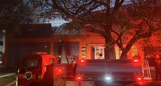 Incendio en tienda Ara en Riohacha, La Guajira, corto circuito sería el causante