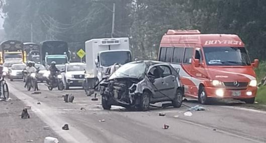 Accidente de tránsito en vía Ubaté-Zipaquirá deja tres heridos y duro trancón