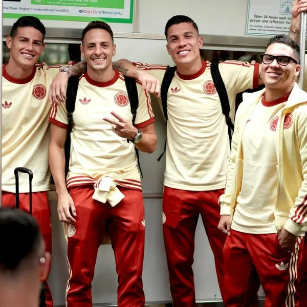 La Selección Colombia arribó a Estados Unidos entre sonrisas, buen semblante y mucha ilusión