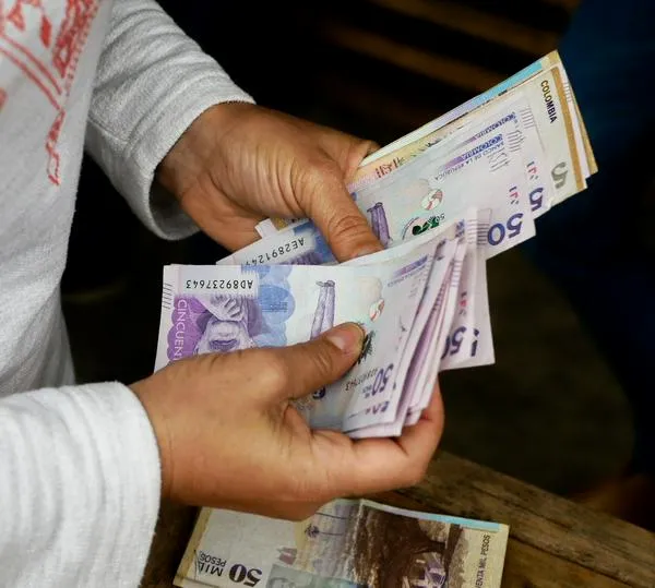 ¿En qué casos un trabajador debe ser indemnizado por una empresa en Colombia?