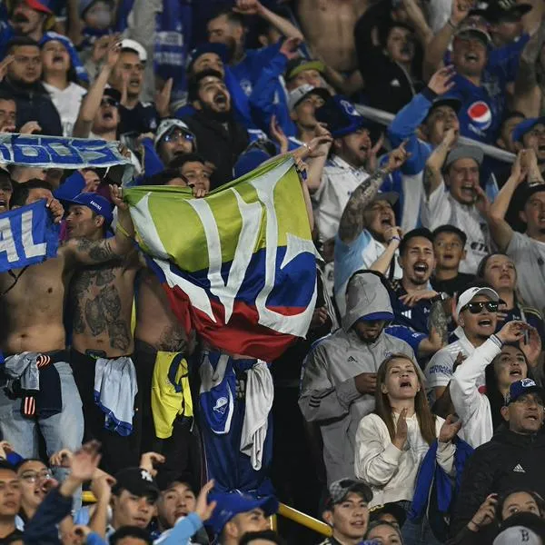 Hinchas de Millonarios, en nota sobre si a Los Caligaris les molesta que la barra de ese equipo use sus canciones