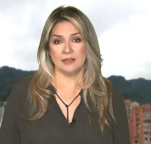 Vicky Dávila arremete contra Petro. 