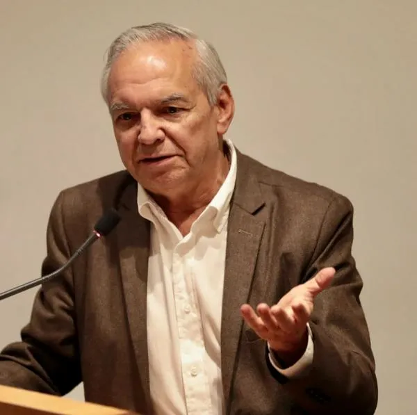 Gobierno la embarró y el ministro de Hacienda habla de un recorte grande en Colombia del presupuesto, casi de 20 billones de pesos por algunos desfaces. 
