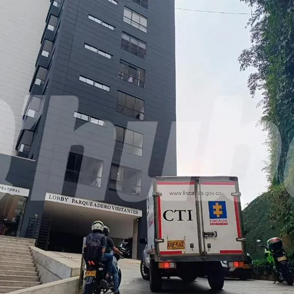 En este edificio murió una persona por un accidente de un ascensor que se desplomó en El Poblado de Medellín