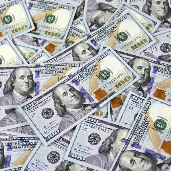 Foto de dólares, en nota de cuál es el país más rico de Latinoamérica: lista para 2025 le interesa a Colombia