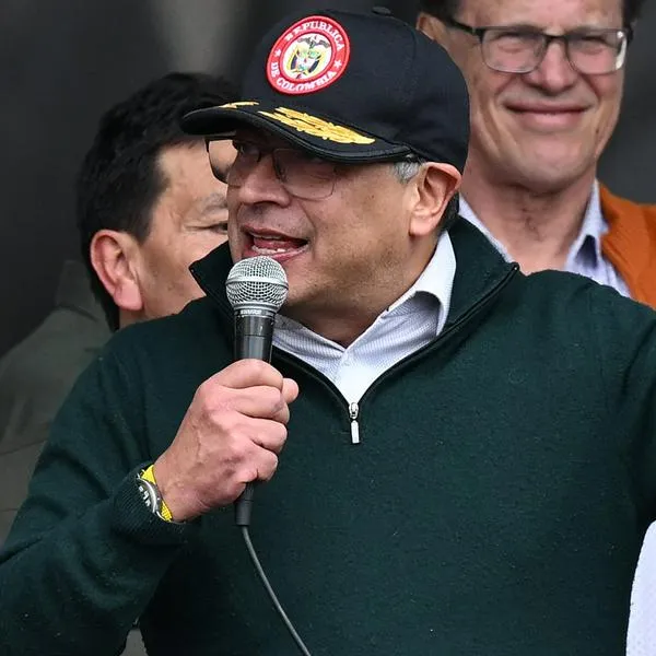 “Se le ocurrió investigar al presidente rompiendo la Constitución”: Petro de caso Burgos