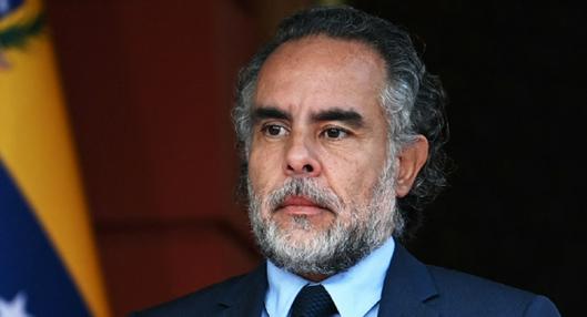 Armando Benedetti será investigado por favorecer a empresa de Euclides Torres