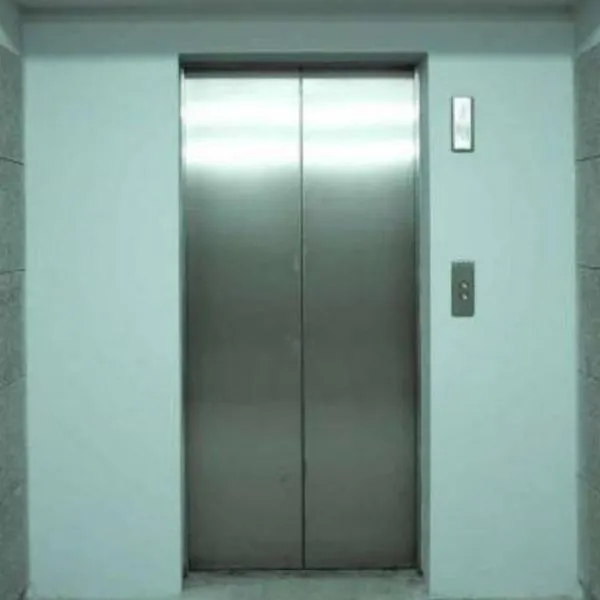 ¿Qué hacer en caso de que se descuelgue un ascensor? Estas son las recomendaciones de expertos