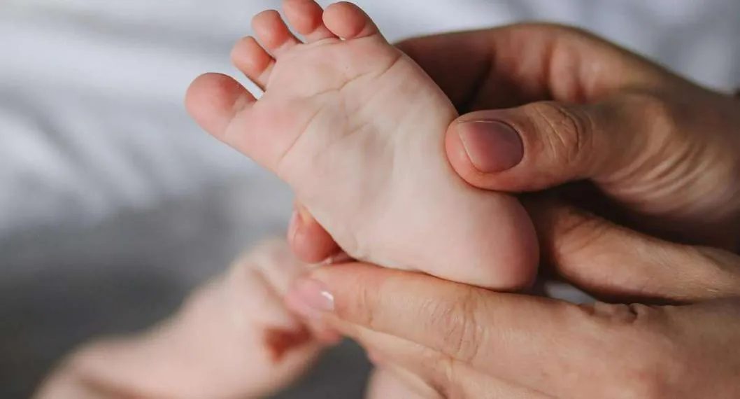 Cómo se cambia el nombre de un bebé ya registrado en Colombia