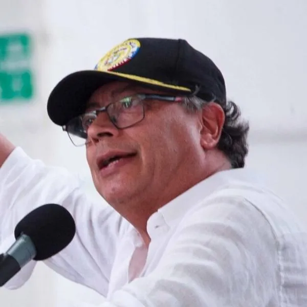 Petro acepta crítica de Duque y reconoce que es un 'cósmico radical'