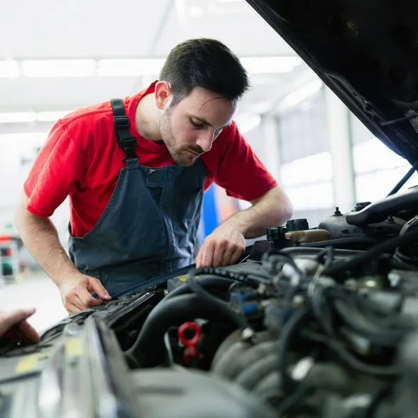Por qué el carro vibra cuando se frena y qué lo podría estar causando: detalles y recomendaciones