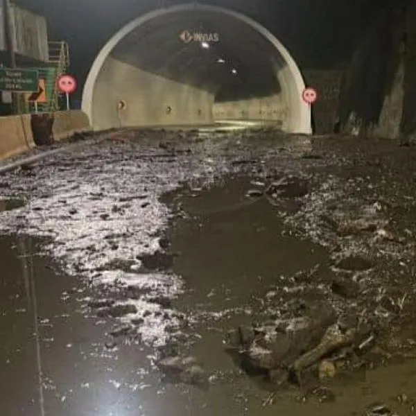 Cerrada la vía La Línea en ambos sentidos por derrumbe