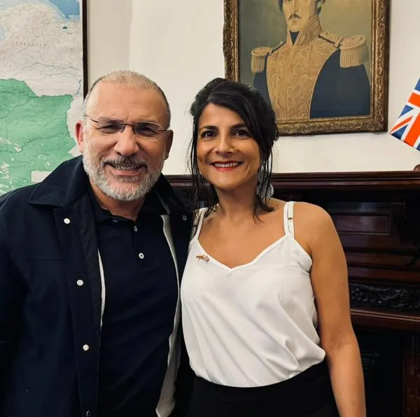 Irene Vélez asumió puestazo que le dio Gustavo Petro y trabajará muy de la mano con Roy Barreras. Será nueva cónsul de Colombia en Londres. 