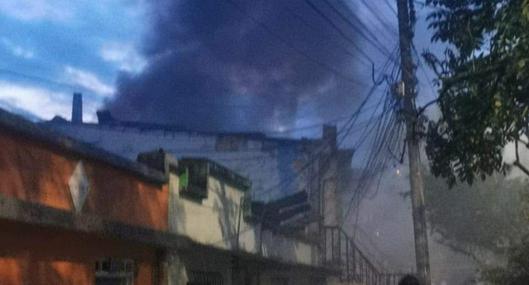 Grave explosión en zona residencial de Pereira: van 10 personas heridas y varias casas quemadas. Un vehículo de gas propano está involucrado en el hecho. 