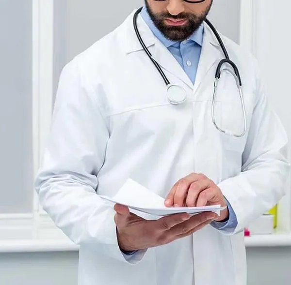 Doctor. En relación con las mejores universidades de medicina en Colombia.