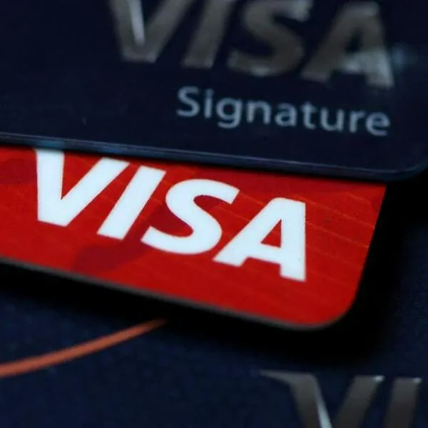 ¿Banqueros usan tarjetas de crédito? Sus hábitos financieros y cómo manejan las cuotas