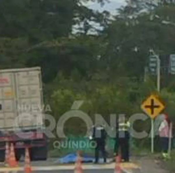 Peatón murió arrollado por un tractocamión cerca a La Tebaida