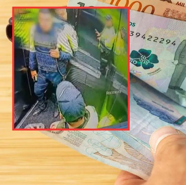 Policías robaron a mujer en Bogotá: entraron a su casa y sacaron plata y dólares
