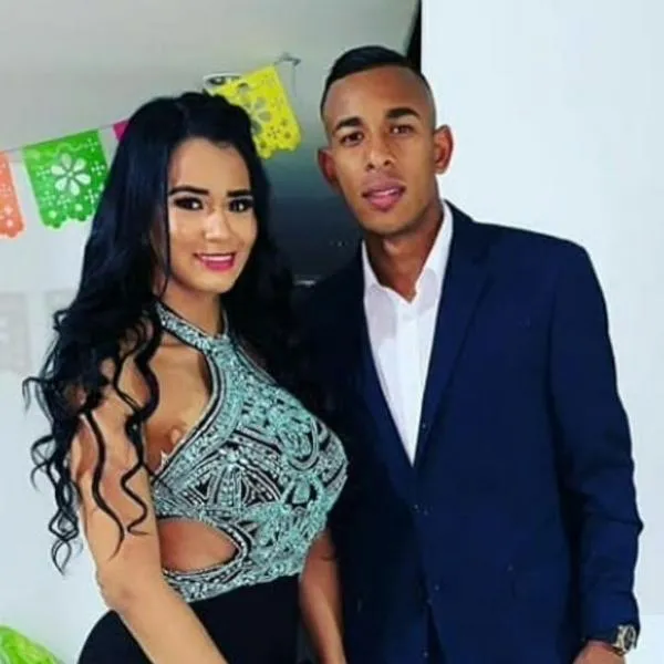 A la ex de Sebastián Villa, que lo denunció en Argentina, sí que le gustan los futbolistas