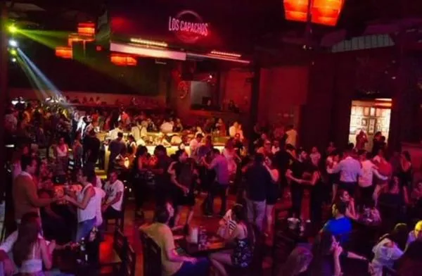 Sorprenden a 18 menores en discoteca de Cartagena tomando trago