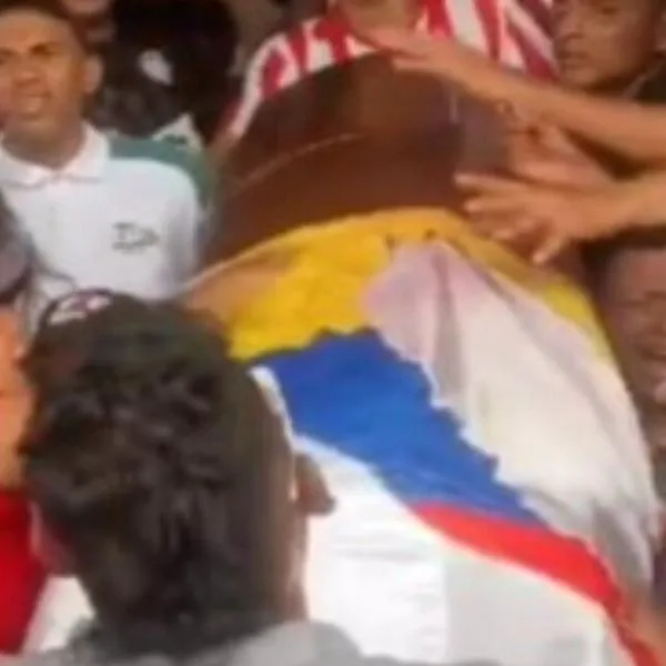 Hinchas de Junior entraron a la fuerza el cadáver de un barrista al estadio Metropolitano