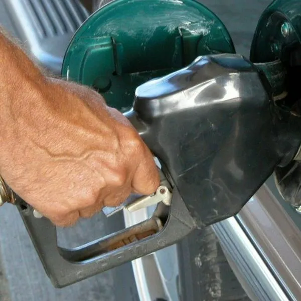 El Gobierno de Gustavo Petro tiene problemas de dinero y confirmó que le congeló dinero al Ejército para la compra de gasolina.