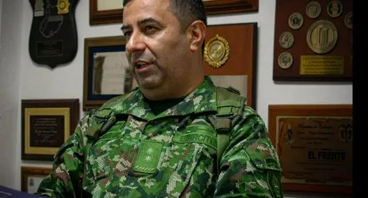 Sale Óscar Vera, exjefe de inteligencia militar y experto.