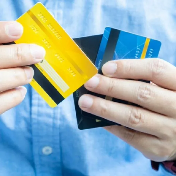 Tarjeta de crédito, clave en declaración de renta 2024 por tope de compras