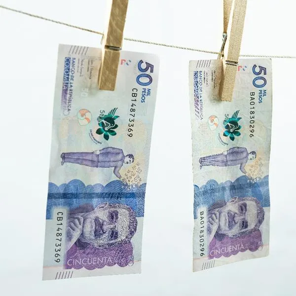 Experto en economía dice cómo pasar en Colombia de la clase media a la alta y en muy poco tiempo. Hay unos que gana buen salario y no tienen patrimonio. 