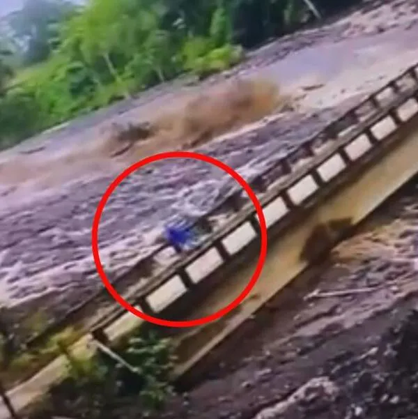 Campesino se salvó por segundos de ser arrastrado por creciente de un río en Carepa, Antioquia