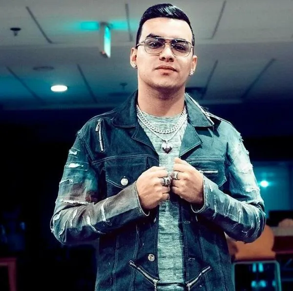 Yeison Jiménez reveló las primeras imágenes del nacimiento de su hijo: qué dijo