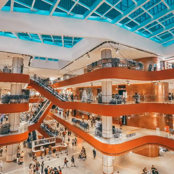 Los centros comerciales están facturando con el negocio de los parqueaderos en Colombia. Incluso, muchos locales están vacíos y tienen caídas en ventas. 