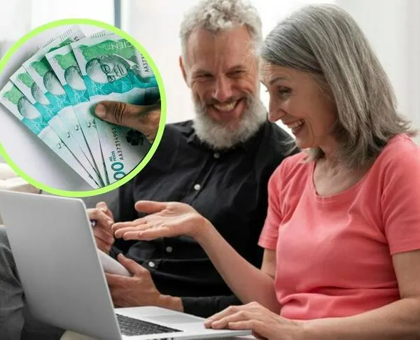 Adulta mayor feliz y dinero. En relación con pensión en Colombia.