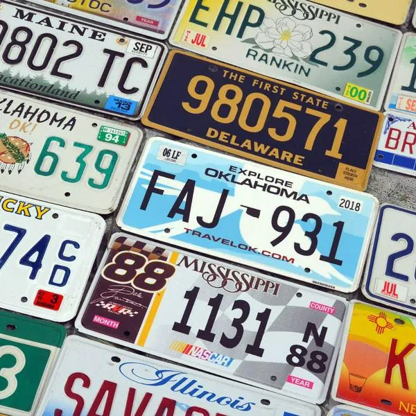 ¿Qué significan las letras en las placas de los carros? Están desde 1988