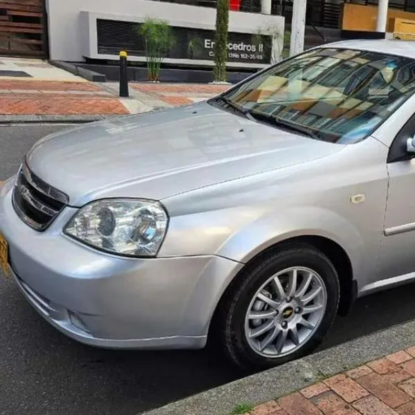Cinco carros usados en Colombia que valen menos de 20 millones: Chevrolet Optra, Renault Twingo y Mazda 6 son algunas referencias.