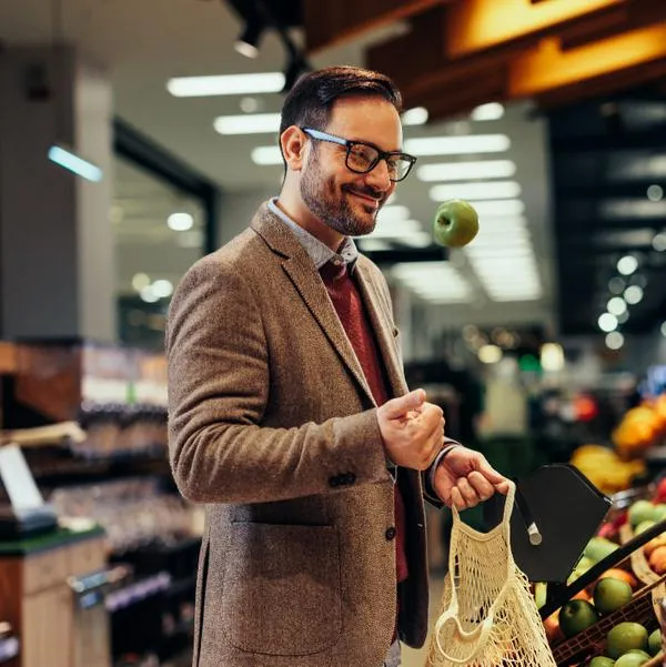 Supermercados de Colombia ofrecerán otro tipo de bolsa ante la salida de 8 productos plásticos del país, pues ese negocio se acabará pronto. 