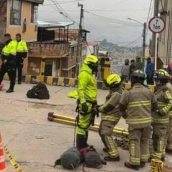 Trágica muerte en Bogotá: hombre falleció electrocutado luego de meterse a una alcantarilla para robar cable de cobre y después venderlo. 