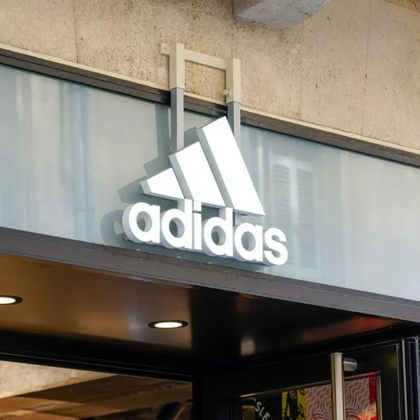 Adidas tiene debate por distintivo en tenis y ropa muy conocido en Colombia