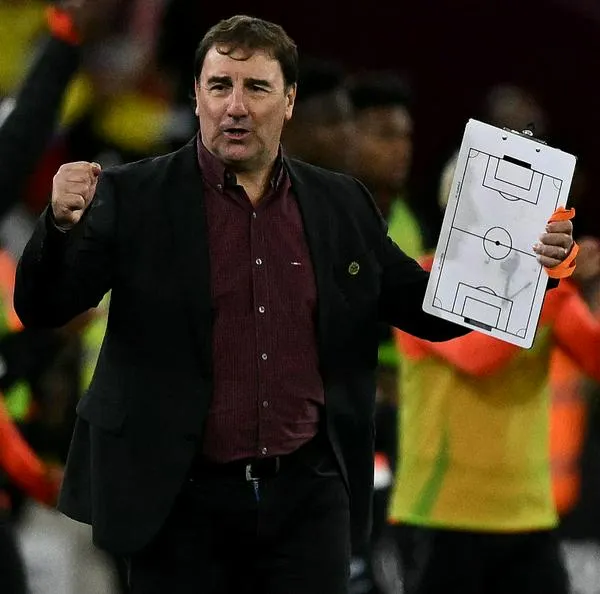 Filtran la nómina que utilizaría la Selección Colombia contra Paraguay en debut de Copa América. Néstor Lorenzo la mostró en 'papelito'. 