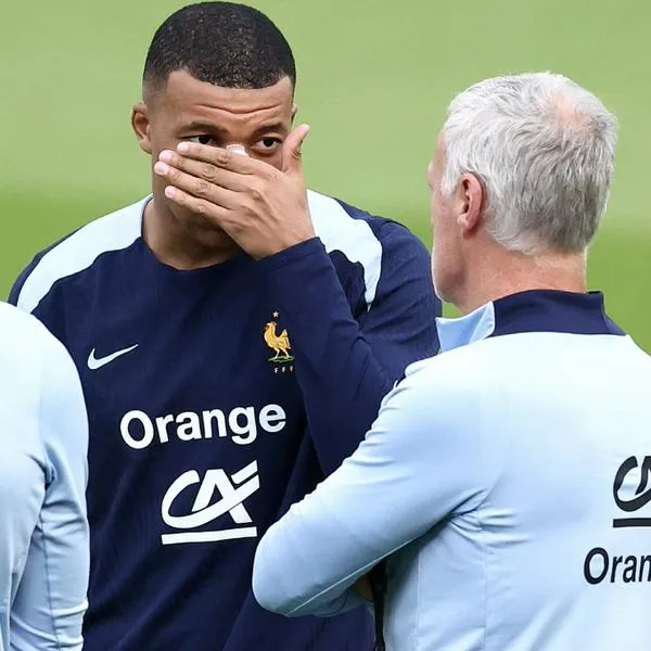 Fotografiaron a Kylian Mbappé luego de duro golpe en Eurocopa; así le quedó la nariz
