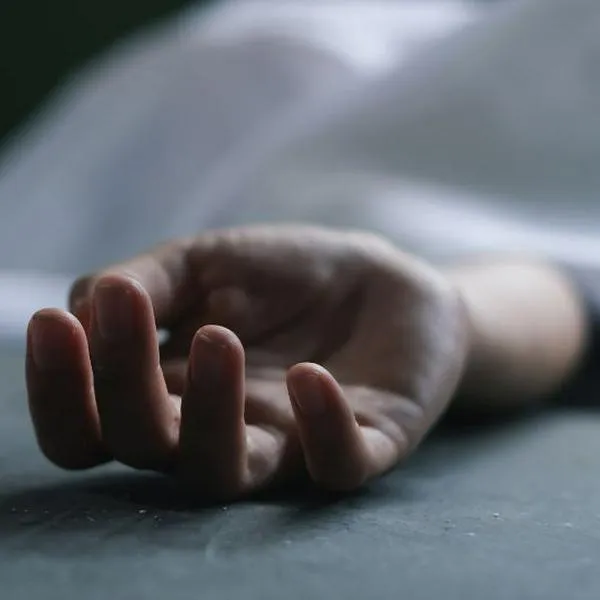 Foto para ilustrar caso en el que una mujer murió por golpiza de su pareja, quien la llevó al hospital fingiendo un accidente, sin saber que quedó grabado