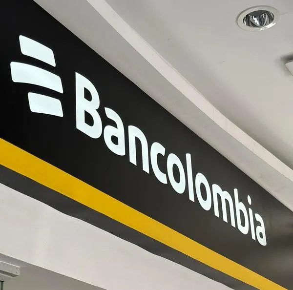 Bancolombia lanza ofertas de empleo en diferentes áreas para profesionales y técnicos. Dice que pagará buenos salarios.